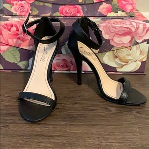 Black sandal heel size 5.5